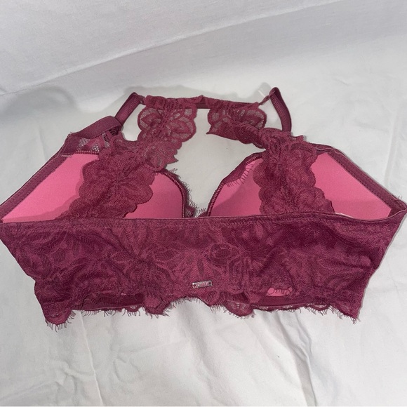 NWOT- Victoria Secret | Lace Bra - Size 34DD - Picture 2 of 3